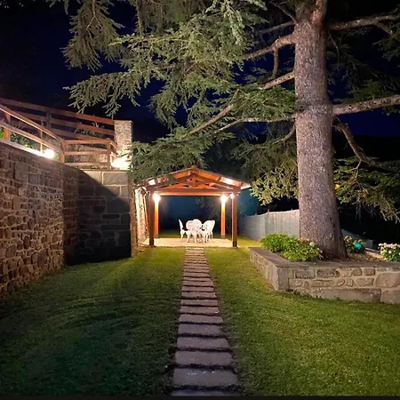 Villa Marinelli With Private Pool, Hot Tub And Garden, Tuscany