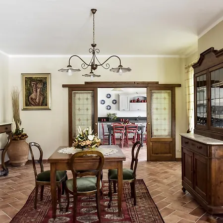 Villa Marinelli With Private Pool, Hot Tub And Garden, Tuscany *