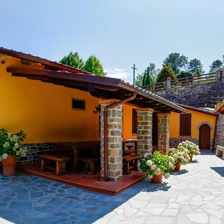 Villa Marinelli With Private Pool, Hot Tub And Garden, Tuscany