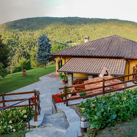 Villa Marinelli With Private Pool, Hot Tub And Garden, Tuscany