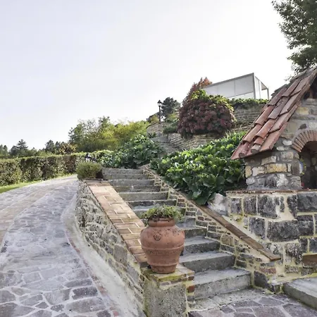 Villa Marinelli With Private Pool, Hot Tub And Garden, Tuscany