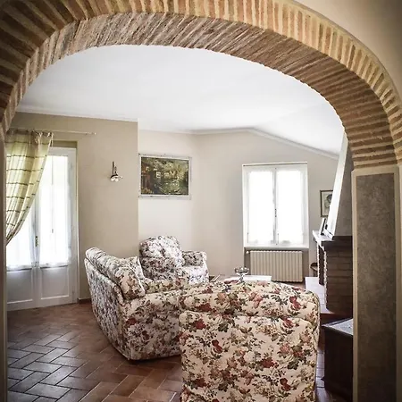 Villa Marinelli With Private Pool, Hot Tub And Garden, Tuscany