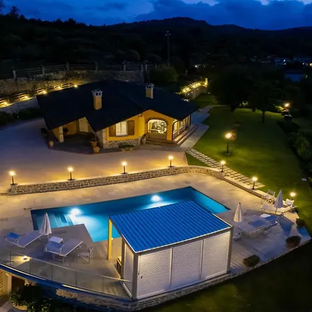 Marinelli With Private Pool, Hot Tub And Garden, Tuscany Villa