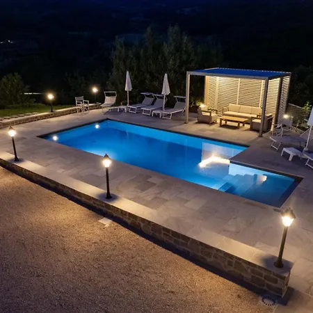 Marinelli With Private Pool, Hot Tub And Garden, Tuscany Castel Focognano