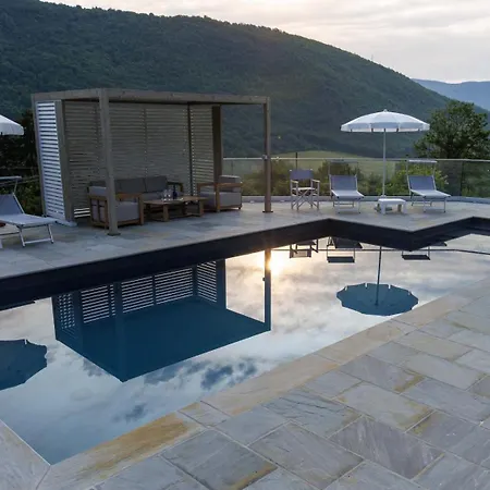 Villa Marinelli With Private Pool, Hot Tub And Garden, Tuscany *