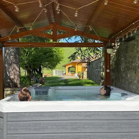 Villa Marinelli With Private Pool, Hot Tub And Garden, Tuscany